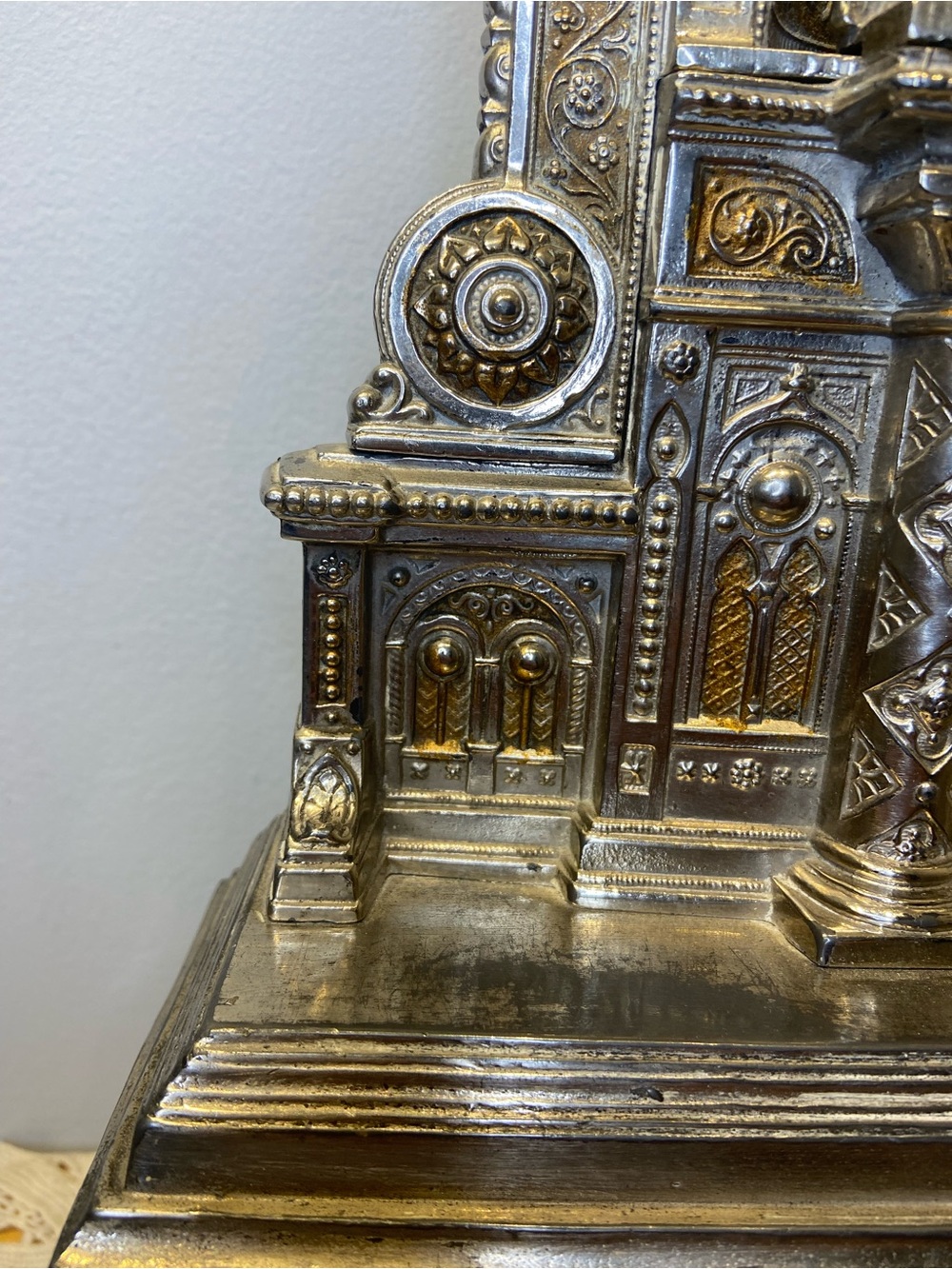 Vintage Metal Madonna with Child Home Religious Altar - Picture 4 of 10